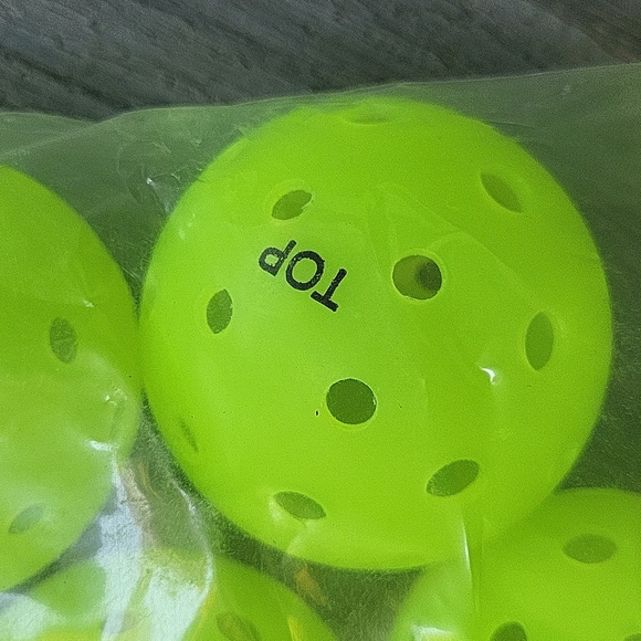 PICKLE-BALL Top Outdoor Pickleball Pack Of 12 Balls - Picture 2 of 4